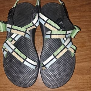 Chacos Size 8